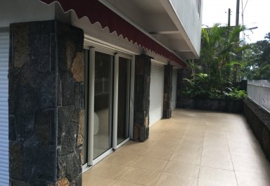 Commercial building - 391 m²