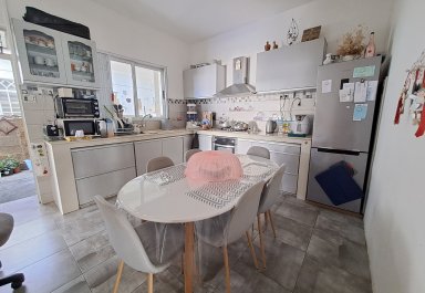 House / Villa - 3 Bedrooms - 200 m²