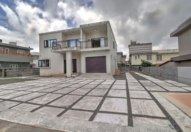 House / Villa - 3 Bedrooms - 300 m²
