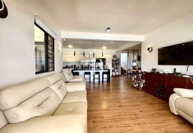 House / Villa - 4 Bedrooms - 300 m²