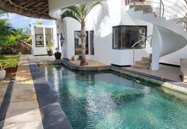 Maison/Villa - 3 chambres - 300 m²