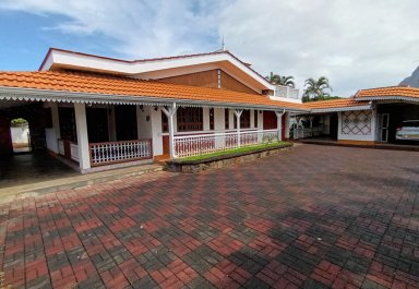 Maison/Villa - 4 chambres - 265 m²