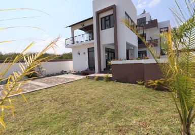 Maison/Villa - 4 chambres - 279 m²