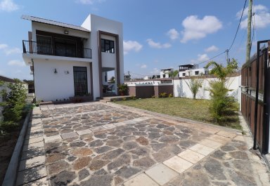 Maison/Villa - 4 chambres - 279 m²