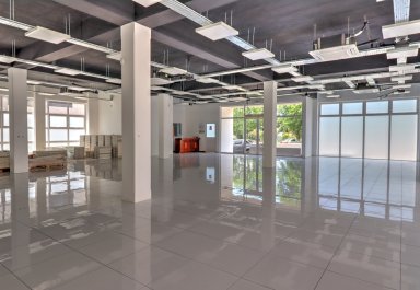 Office - 371 m²