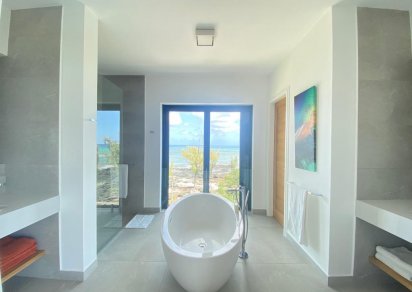 Apartment - 3 Bedrooms - 230 m²