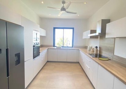 Apartment - 3 Bedrooms - 230 m²
