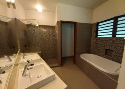 Apartment - 3 Bedrooms - 237 m²
