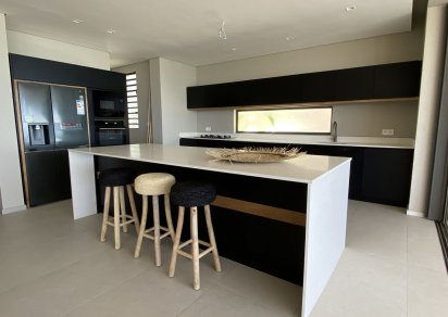 Apartment - 3 Bedrooms - 250 m²