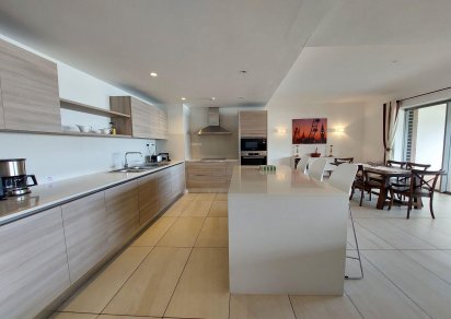 Apartment - 3 Bedrooms - 280 m²
