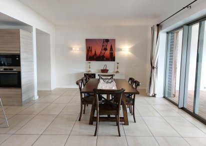 Apartment - 3 Bedrooms - 280 m²