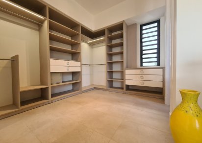 Apartment - 4 Bedrooms - 280 m²