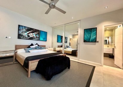 Apartment - 4 Bedrooms - 300 m²