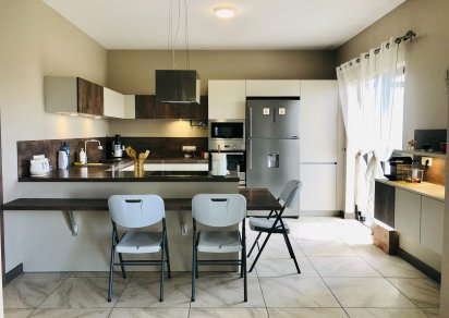 Apartment - 5 Bedrooms - 3864 ft²