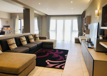 Apartment - 5 Bedrooms - 3864 ft²