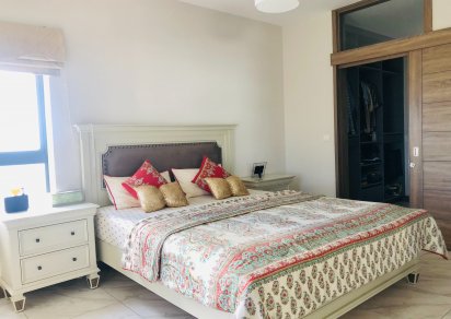 Apartment - 5 Bedrooms - 3864 ft²