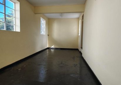 Bâtiment commercial - 1096 m²