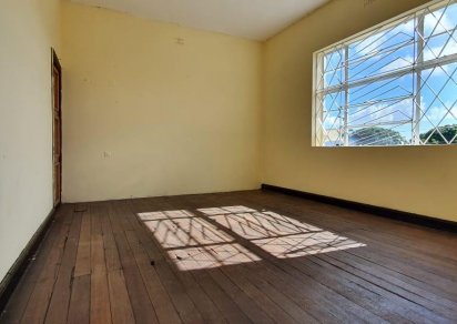 Bâtiment commercial - 1096 m²