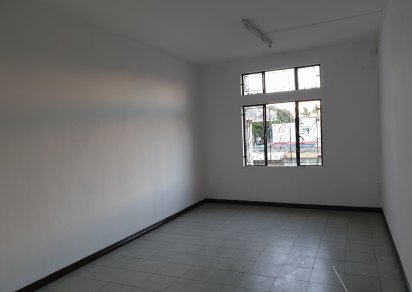 Bâtiment commercial - 120 m²