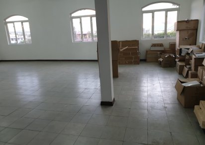 Bâtiment commercial - 120 m²