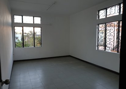 Bâtiment commercial - 120 m²