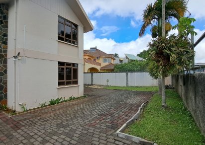 Bâtiment commercial - 135 m²