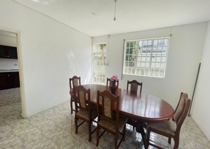 Bâtiment commercial - 139 m²