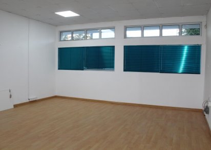 Bâtiment commercial - 1420 m²