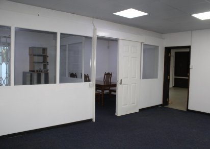 Bâtiment commercial - 1420 m²