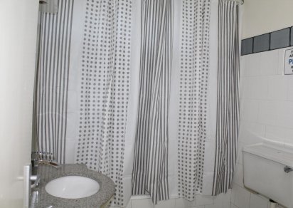 Bâtiment commercial - 1420 m²