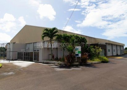 Bâtiment commercial - 1920 m²