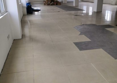 Bâtiment commercial - 22000 p²