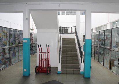 Bâtiment commercial - 2665 m²