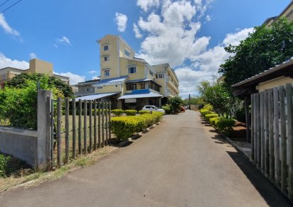 Bâtiment commercial - 3070 m²