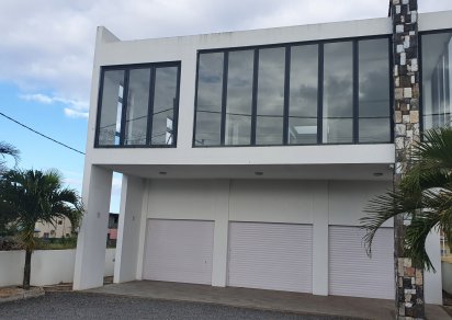 Bâtiment commercial - 309 m²