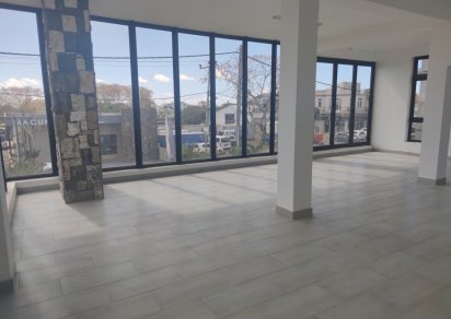 Bâtiment commercial - 309 m²
