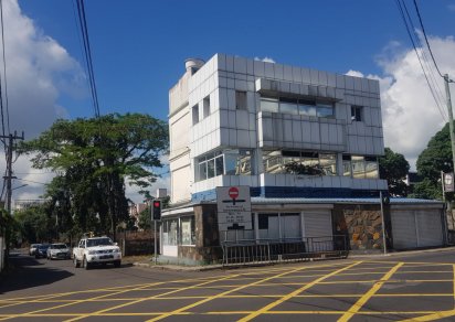 Bâtiment commercial - 319 m²