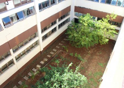 Bâtiment commercial - 3400 m²