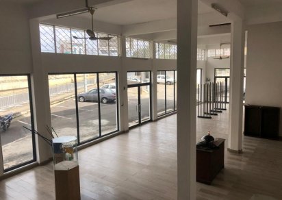 Bâtiment commercial - 506 m²
