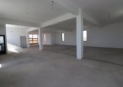 Bâtiment commercial - 650 m²