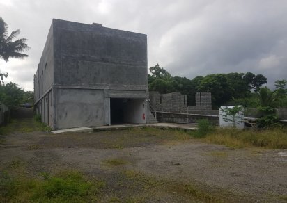 Bâtiment commercial - 734 m²