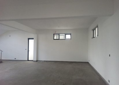 Bâtiment commercial - 900 m²