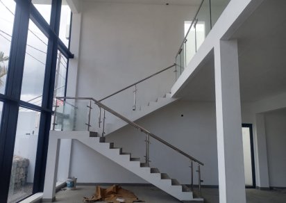 Bâtiment commercial - 900 m²