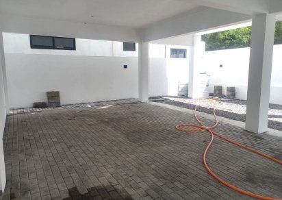 Bâtiment commercial - 900 m²