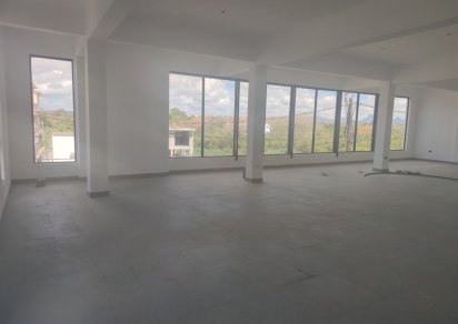 Bâtiment commercial - 900 m²