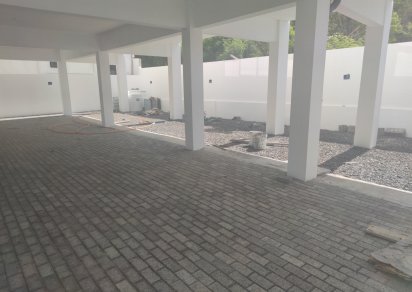 Bâtiment commercial - 900 m²