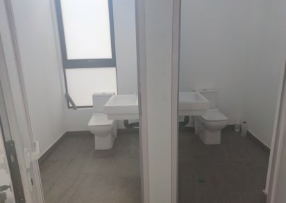 Bâtiment commercial - 900 m²