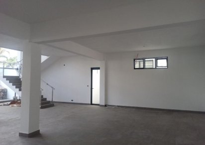Bâtiment commercial - 900 m²