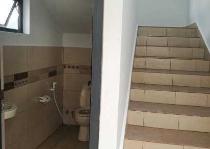 Bâtiment commercial - 95 m²