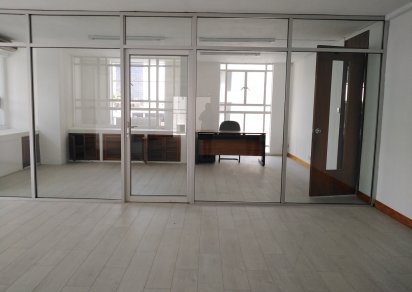 Bureau - 353 m²